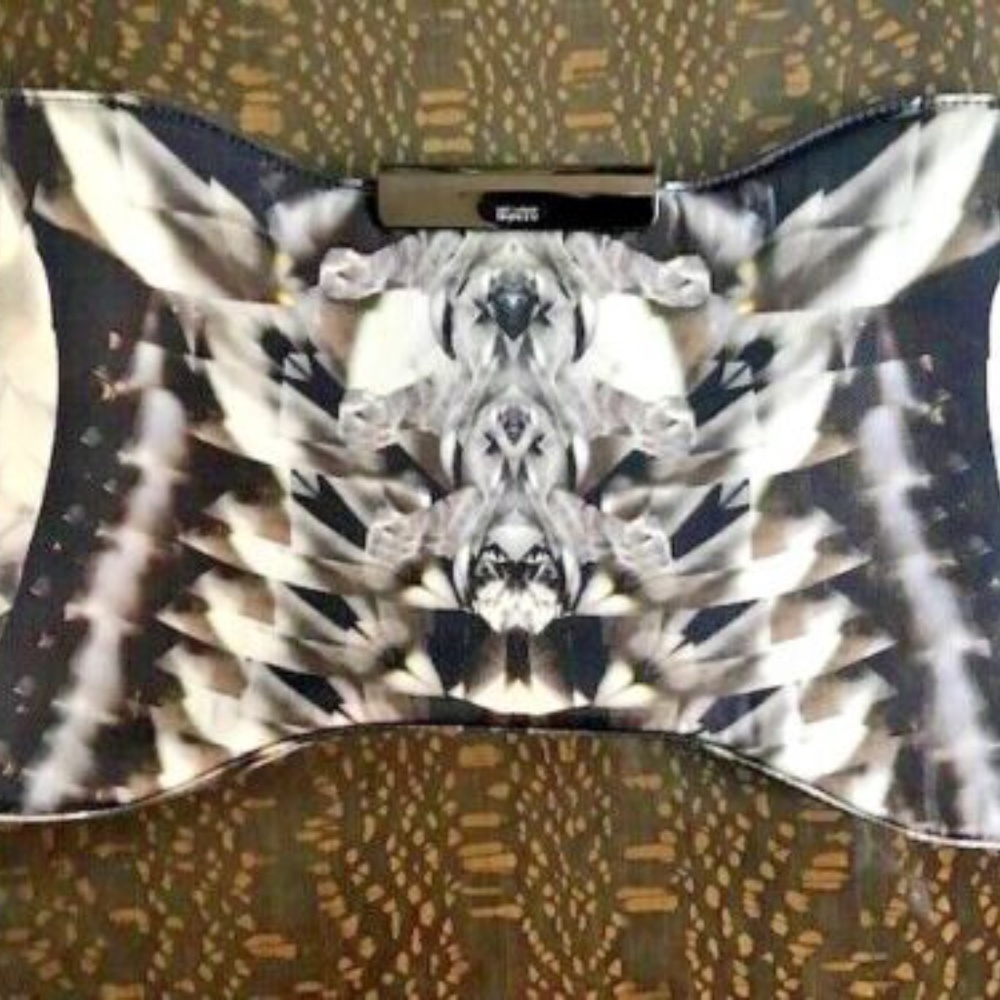 Alexander McQueen: Black and White Clutch.